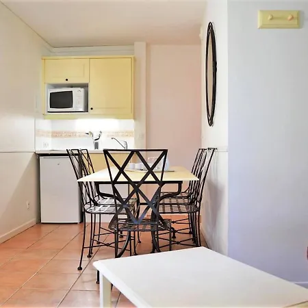 2 Pieces Cabine, 6 Couchages, Avec Piscine Et Terrasse Ensoleillee Au Lavandou - Fr-1-251-235 Aigue-Belle