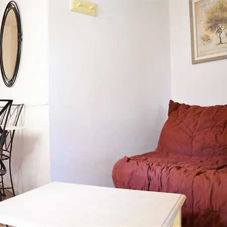 Apartment 2 Pieces Cabine, 6 Couchages, Avec Piscine Et Terrasse Ensoleillee Au Lavandou - Fr-1-251-235 *