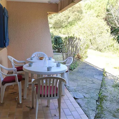 2 Pieces Cabine, 6 Couchages, Avec Piscine Et Terrasse Ensoleillee Au Lavandou - Fr-1-251-235