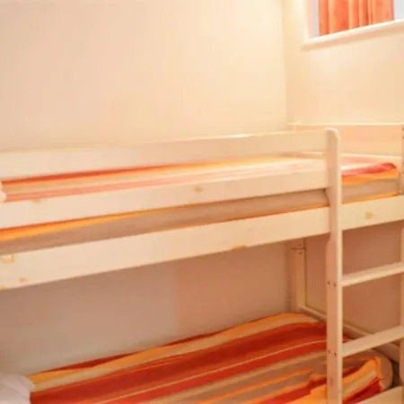 2 Pieces Cabine, 6 Couchages, Avec Piscine Et Terrasse Ensoleillee Au Lavandou - Fr-1-251-235 Apartment *